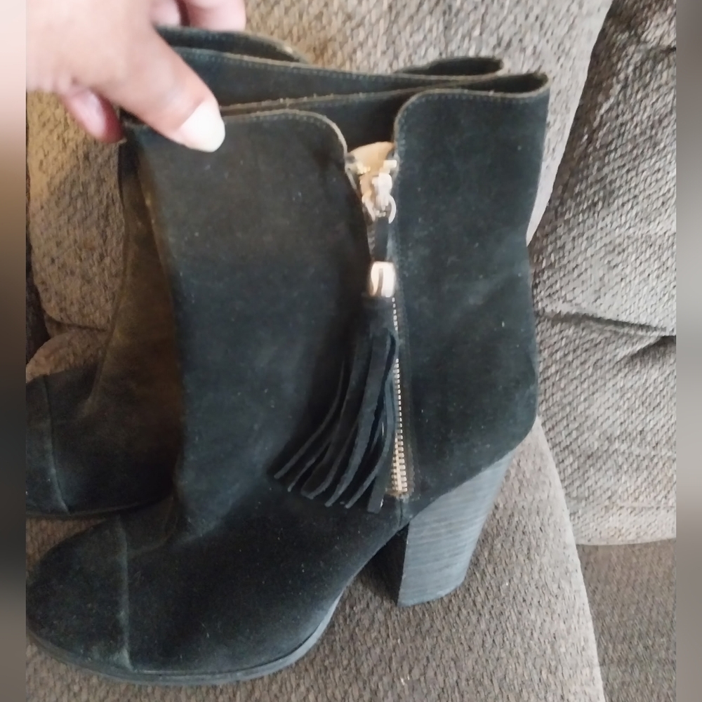 Stylish Black Suede Ankle Boots - Picture 2 of 4